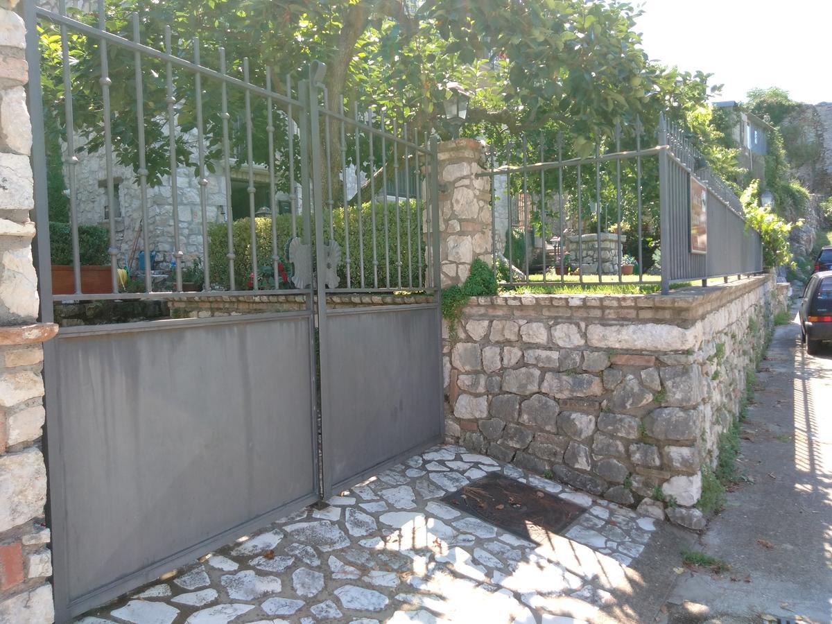 Casa Vacanze "Pietra Viva" Castelnuovo Parano Exterior foto
